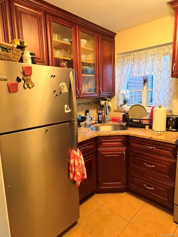 226-01 Hillside Avenue 52, Queens Village, NY 11427