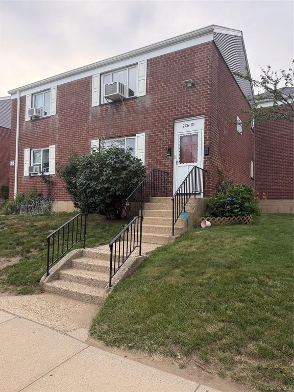 226-01 Hillside Avenue 52, Queens Village, NY 11427