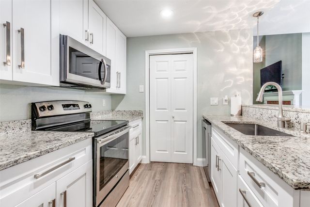 12660 Hillcrest Road 3206, Dallas, TX 75230