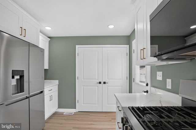 56 YALE AVE, New Castle, DE 19720
