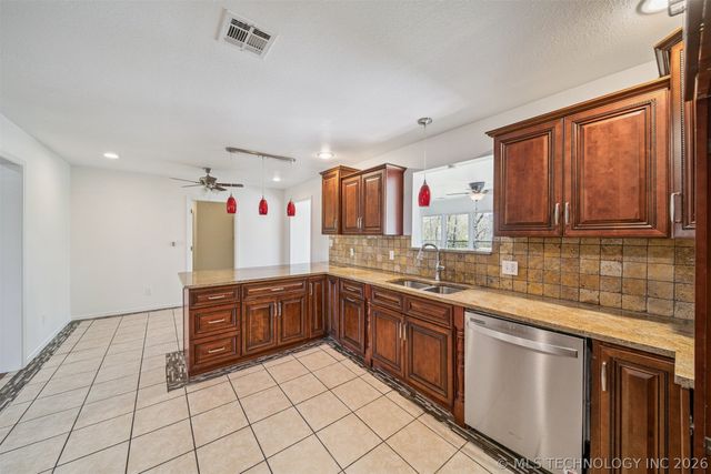 6777 S 4415 Road, Locust Grove, OK 74352