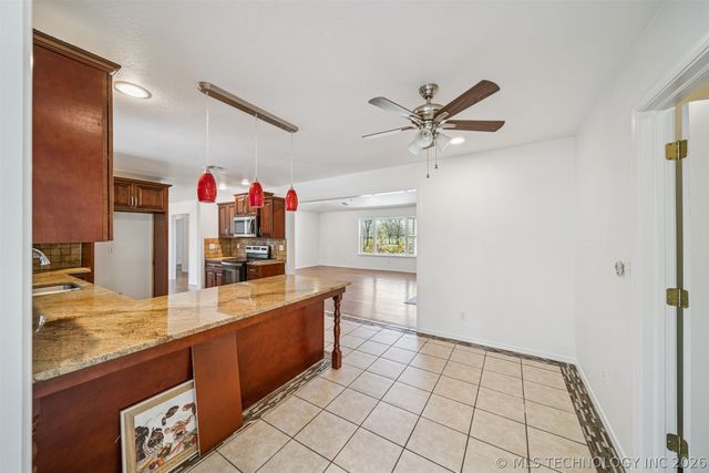 6777 S 4415 Road, Locust Grove, OK 74352