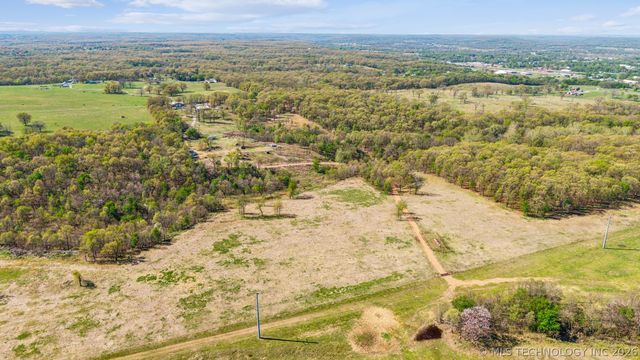 6777 S 4415 Road, Locust Grove, OK 74352