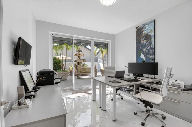 936 Greensward Lane, Delray Beach, FL 33445