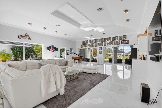 936 Greensward Lane, Delray Beach, FL 33445