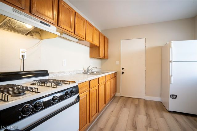 206 West Atlantic Avenue, Henderson, NV 89015