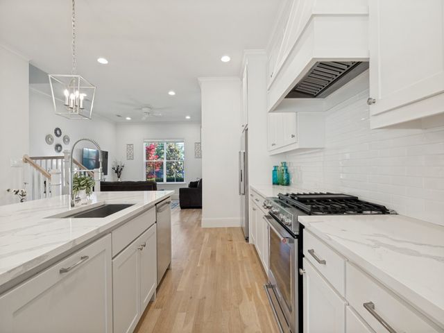 732 W 7th Street, Dallas, TX 75208