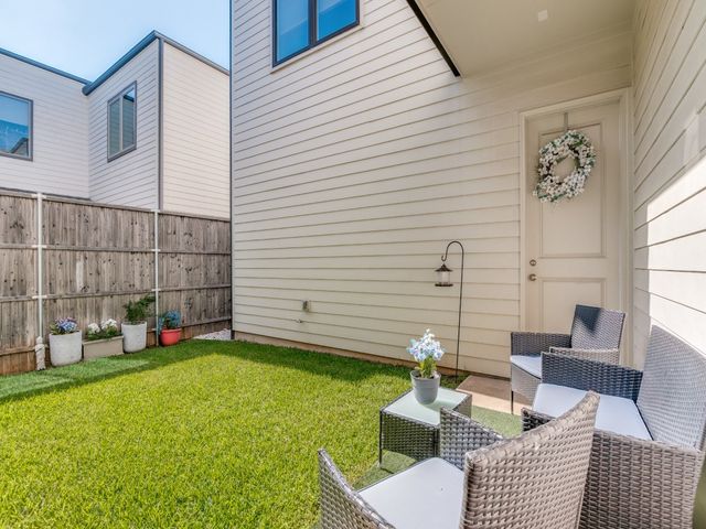 732 W 7th Street, Dallas, TX 75208