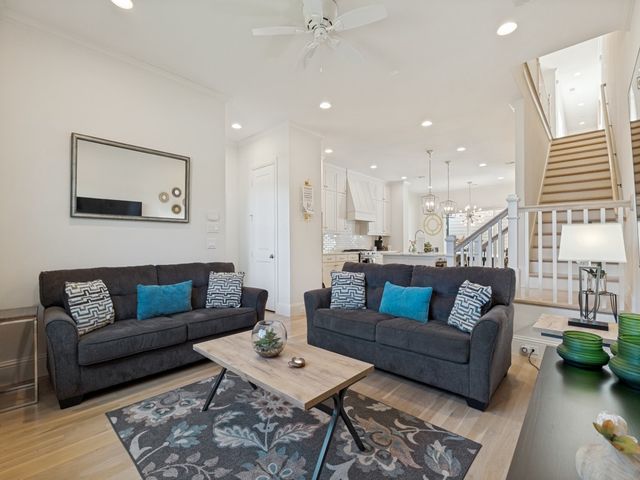 732 W 7th Street, Dallas, TX 75208