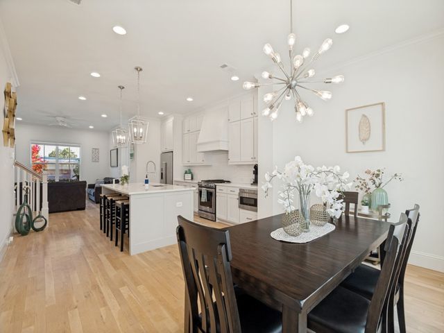 732 W 7th Street, Dallas, TX 75208