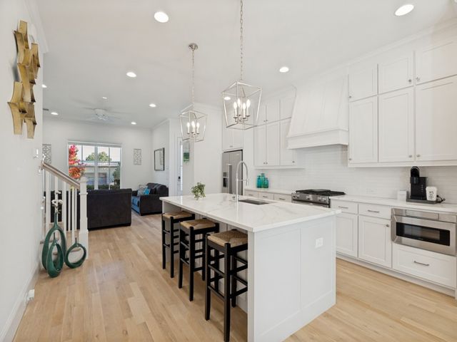 732 W 7th Street, Dallas, TX 75208