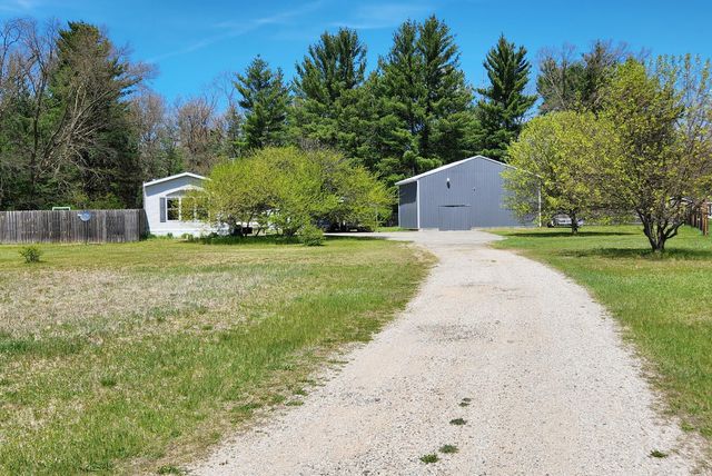 4067 E 20th Street, White Cloud, MI 49349
