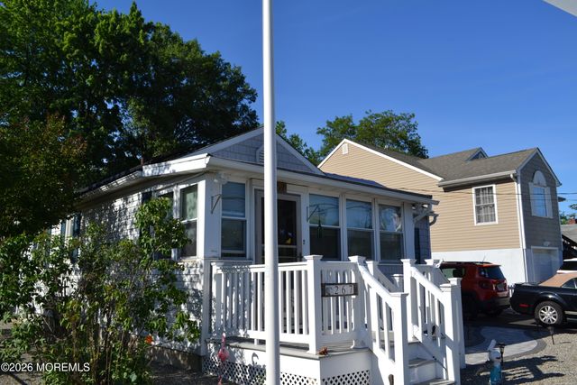 267 Seeley Avenue, Keansburg, NJ 07734