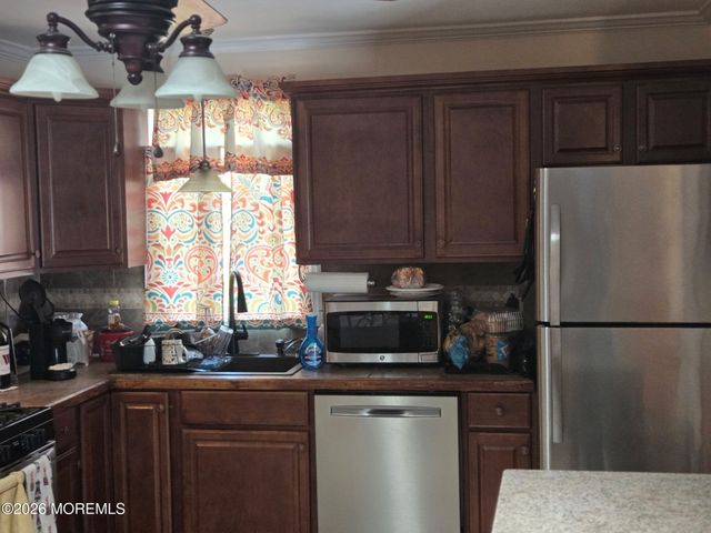 267 Seeley Avenue, Keansburg, NJ 07734