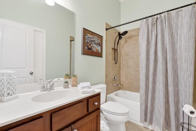 7205 Lowery Oak Drive, Roswell, GA 30075