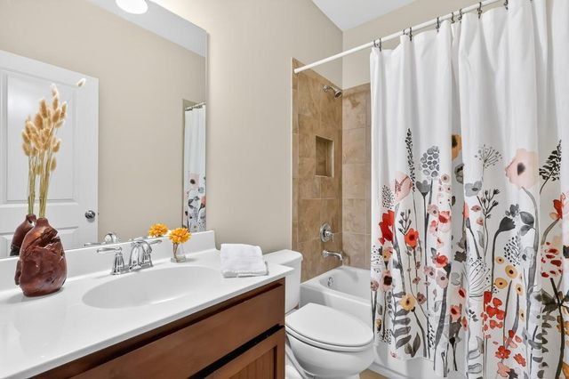 7205 Lowery Oak Drive, Roswell, GA 30075