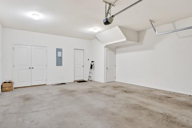 7205 Lowery Oak Drive, Roswell, GA 30075