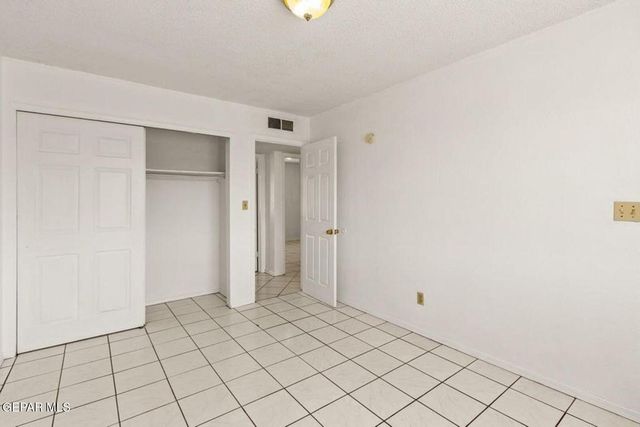 11701 HENRY PHIPPS Drive, El Paso, TX 79936