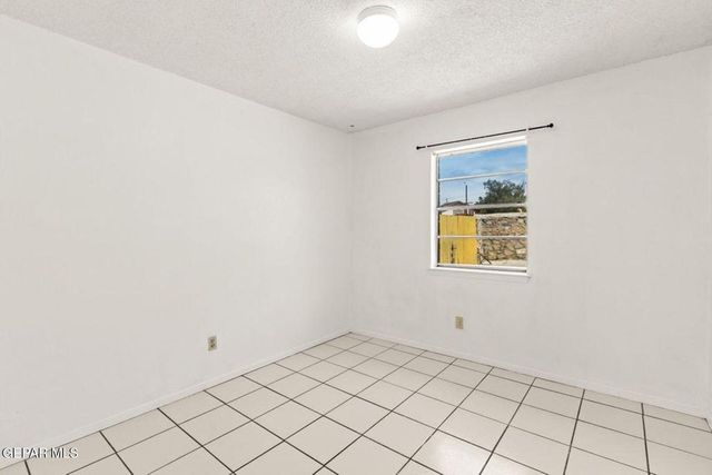 11701 HENRY PHIPPS Drive, El Paso, TX 79936