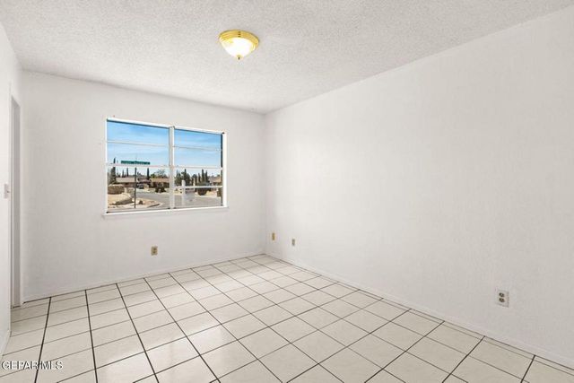 11701 HENRY PHIPPS Drive, El Paso, TX 79936