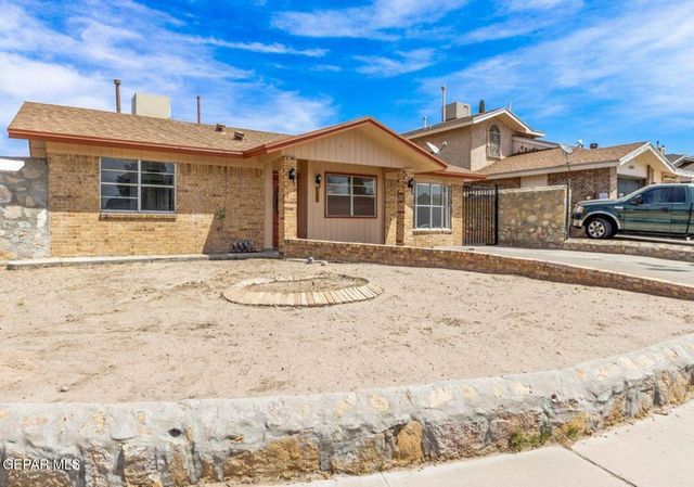 11701 HENRY PHIPPS Drive, El Paso, TX 79936