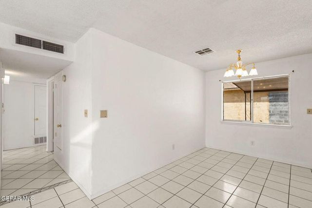 11701 HENRY PHIPPS Drive, El Paso, TX 79936