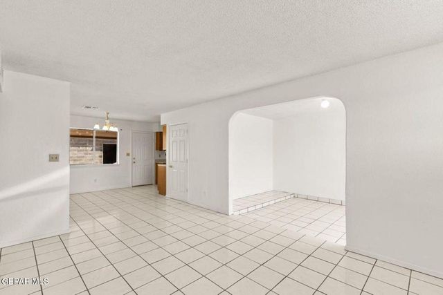 11701 HENRY PHIPPS Drive, El Paso, TX 79936