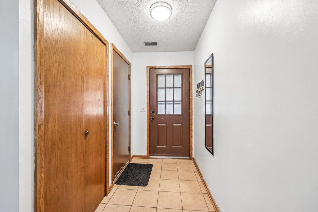 8840 N Maplebrook Court, Brooklyn Park, MN 55445 — photo 5