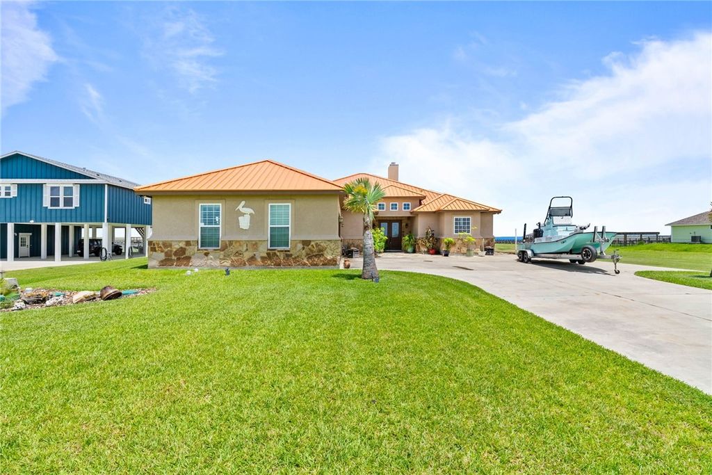 125 Dockside Dr, Rockport, TX 78382 — exterior