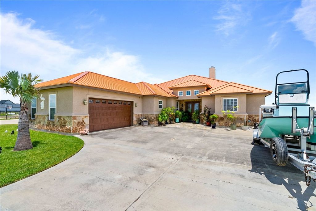 125 Dockside Dr, Rockport, TX 78382 — photo 2