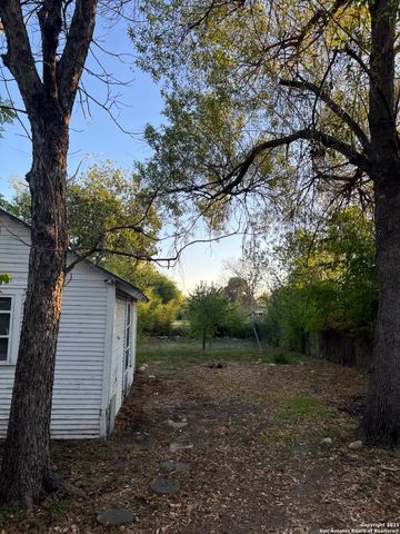 1818 woodlawn, San Antonio, TX 78201