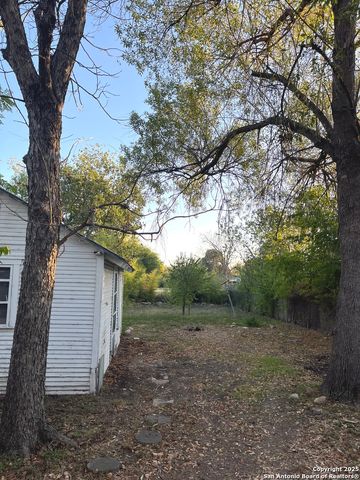 1818 woodlawn, San Antonio, TX 78201