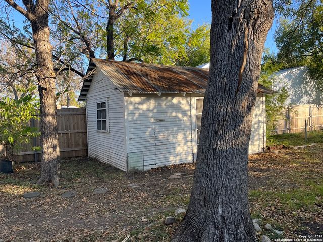 1818 woodlawn, San Antonio, TX 78201