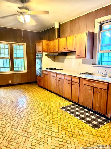 1818 woodlawn, San Antonio, TX 78201