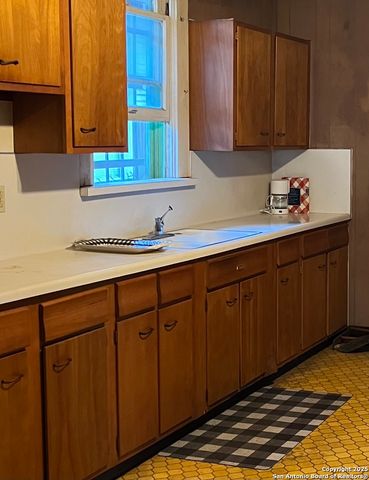 1818 woodlawn, San Antonio, TX 78201