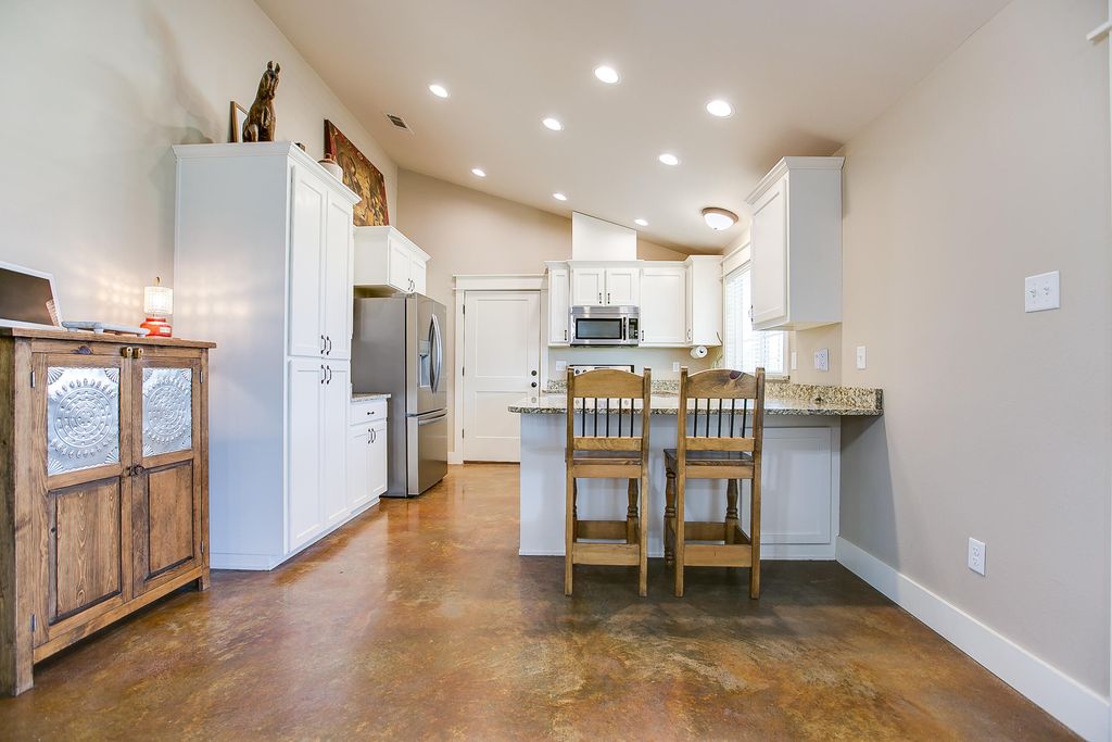 Image 11 of property listing at 791 Fairview School Road, San Angelo, TX 76904