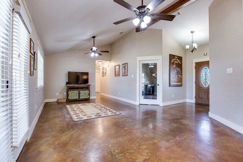 Image 8 of property listing at 791 Fairview School Road, San Angelo, TX 76904