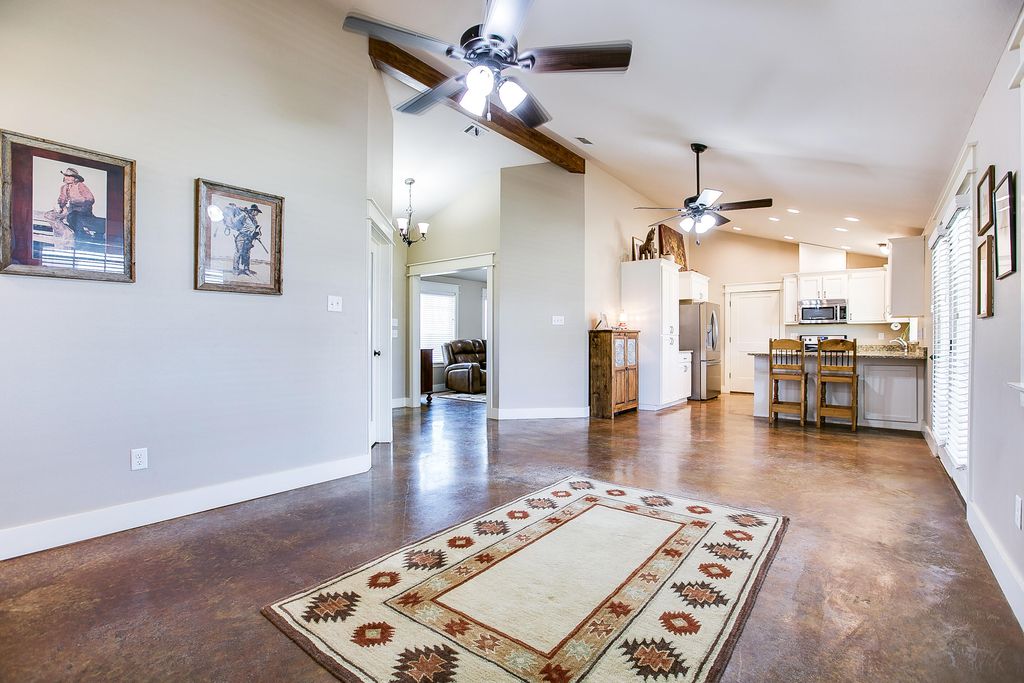 Image 9 of property listing at 791 Fairview School Road, San Angelo, TX 76904
