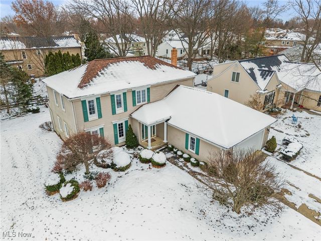 3733 River Lane, Rocky River, OH 44116