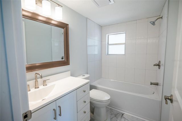 237 W MCCLENDON STREET, Lady Lake, FL 32159