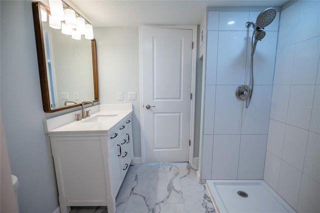 237 W MCCLENDON STREET, Lady Lake, FL 32159