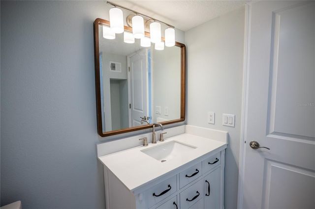 237 W MCCLENDON STREET, Lady Lake, FL 32159