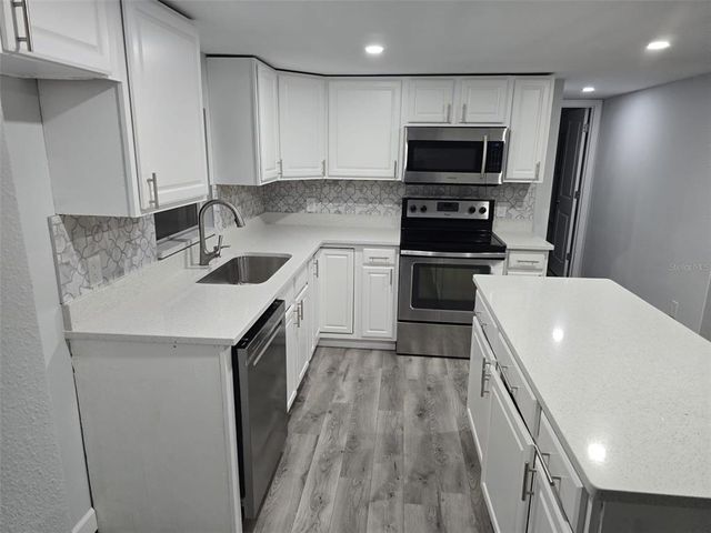 237 W MCCLENDON STREET, Lady Lake, FL 32159