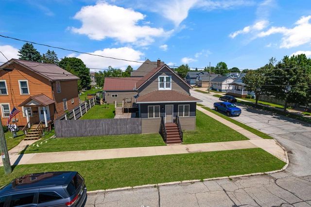 1102 16TH STREET, Two Rivers, WI 54241