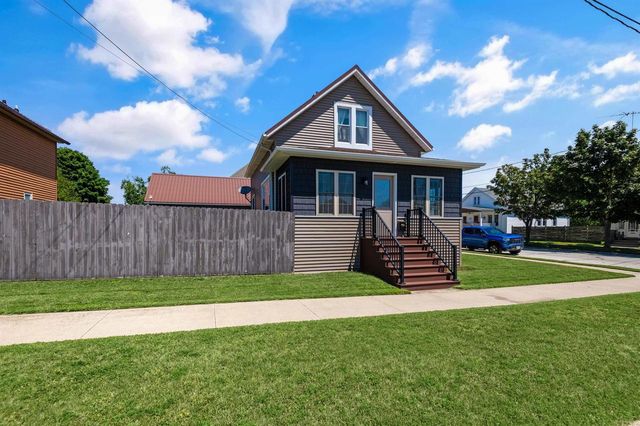 1102 16TH STREET, Two Rivers, WI 54241