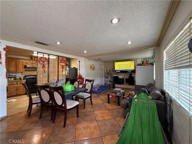 4728 W Henderson Pl, Santa Ana, CA 92704