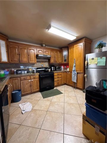 4728 W Henderson Pl, Santa Ana, CA 92704