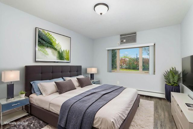 4351 Parklawn Avenue 7E, Edina, MN 55435