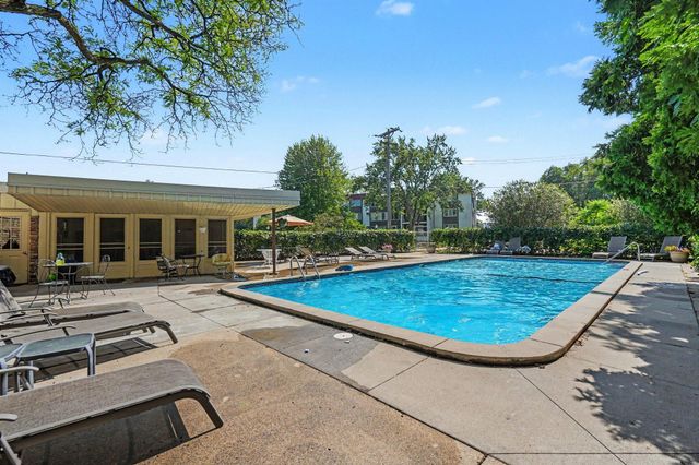 4351 Parklawn Avenue 7E, Edina, MN 55435