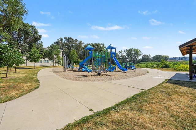 4351 Parklawn Avenue 7E, Edina, MN 55435